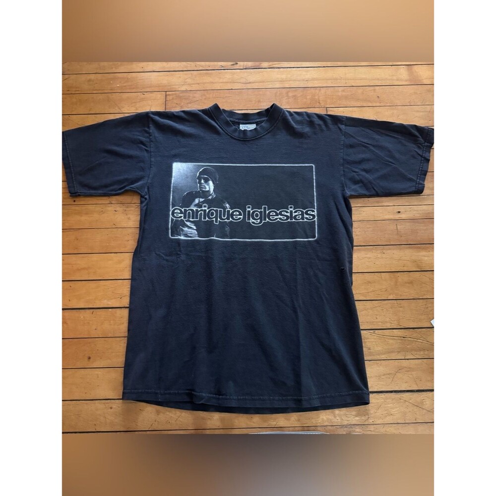 Vintage 2002 Enrique Iglesias band tour t shirt black Y2K Vtg don’t turn off the